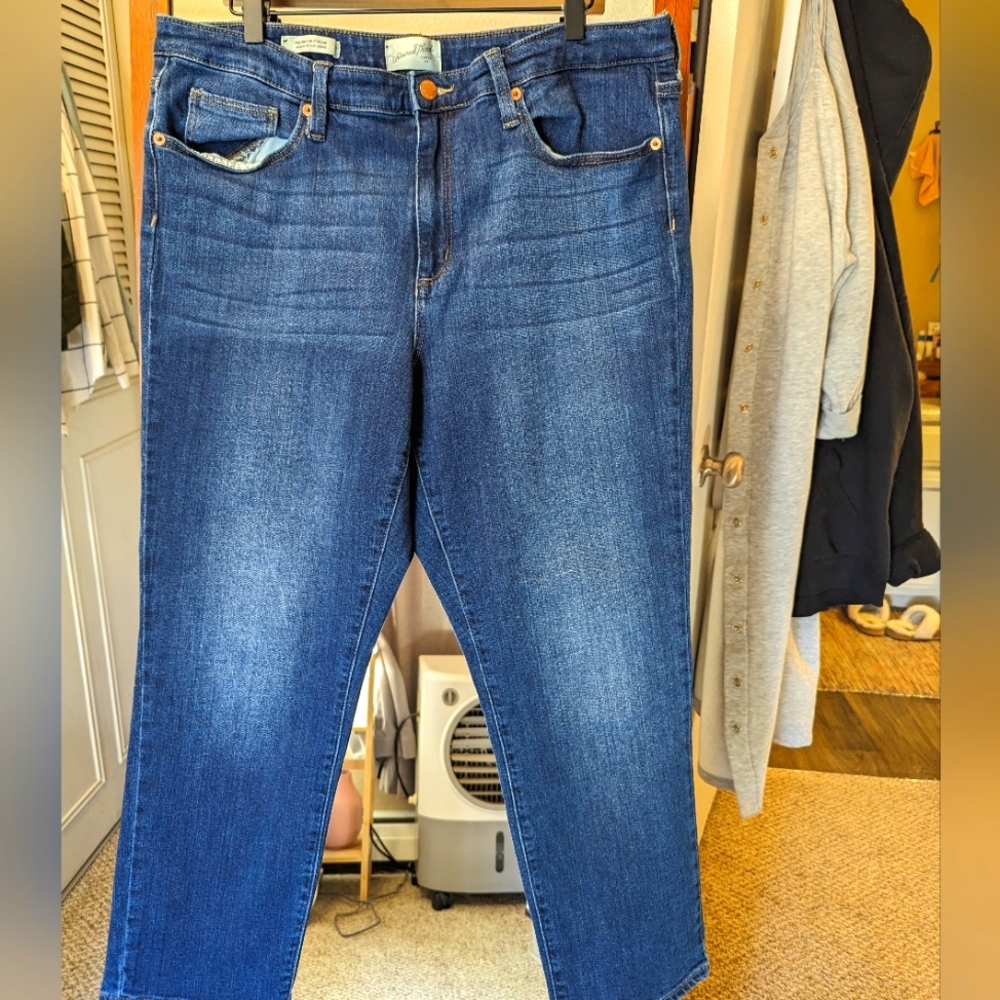High Rise Slim Straight Jeans